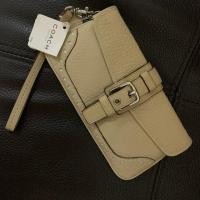 ราคา Coach Handbag Beige Medium Wallet RARE item NEW (2489598639)