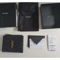 ราคา กระเป๋าสตางค์ YSL Monogram Matelassé Compact Zip Around ของแท้ (44026532952)