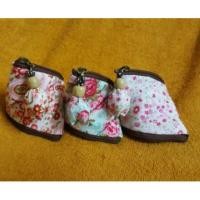ราคา กระเป๋าใส่เหรียญสตางค์ผ้า ทรงขนมเปียกปูน Coin purse ผ้าcotton ลายน่ารัก (1721024627)