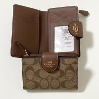 ราคา Coach Medium Corner Zip Wallet (19283356372)