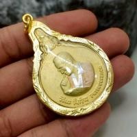 ราคา เหรียญพระมหาชนก เนื้อทองพ่นทรายสามกษัตริย์ เลี่ยมกรอบทองไมครอนกันน้ำ พระบ้านรวมๆ สวยๆวัดใจ (43920301818)