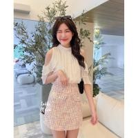 ราคา Cuddle.official - Luby Top (เสื้อเว้าไหล่ชีฟองคอปีนสีพื้น) (49104653706)