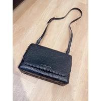ราคา กระเป๋า Charles & Keith สีดำ หนังยับ (23017203919)