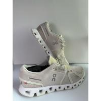 ราคา รองเท้ามือสอง On Running Cloud สี Pearl White (51855278079)