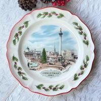 ราคา *มีตำหนิจี๊ดเดียว* จานโชว์ Wedgwood "Trafalgar Square 1984 Christmas Plate" Made in England จานคริสต์มาส จานอังกฤษ (10479677751)