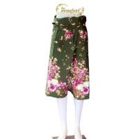 ราคา กางเกงเล 5 ส่วน ผ้าปาเต๊ะ BATIK RATNA DEWI (ผ้าปาเต๊ะพื้นเขียวขีีม้า) (2353840833)