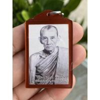 ราคา รูปถ่ายครึ่งองค์หลวงพ่อกวยปี64รับประกันพระแท้เดิมจากวัด (9857881475)