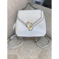 ราคา [Preloved] กระเป๋าเป้หนังสีเทา กระเป๋าเป้ผู้หญิง (25381795108)
