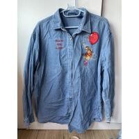 ราคา เสื้อเชิ้ตยีนส์มือสอง ลายปักหมีพู ทรงใหญ่ โอเวอร์ไซส์ (8215143891)