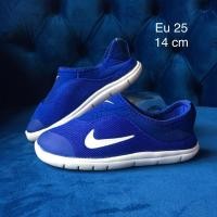 ราคา รองเท้าผ้าใบเด็กมือสอง Nike (9181281650)