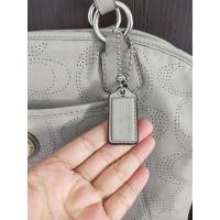 ราคา coach แท้ crossbody สีเทา (19984385835)