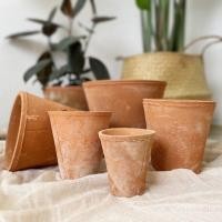 ราคา พระสดหยาบกระถางดอกไม้กระถางดอกไม้พืชสีแดงขนาดเล็กโคลนระบายอากาศหม้อกระเบื้องปลูกวรรณกรรมสร้างสรรค์ที่เรียบง่ายเครื่องปั้นดินเผาฉ่ํา ตรมจ (56805899088)