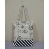 ราคา กระเป๋าผ้า KLOSET.... (1237170334)