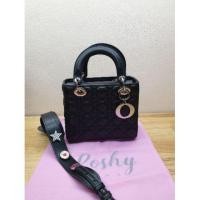 ราคา Lady bag mini หนังแกะแท้ ของ poshy มือ✌ สภาพดีสีดำ (7906265297)