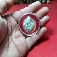 ราคา เหรียญร.9ทรงงานเนื้อเงินชุบพร้อมตลับ (57900557064)