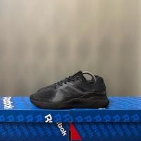 ราคา 42 - รองเท้า Adidas มือสอง Adidas Aerobounce ST สีดํา สีเทา มือสอง (24787191657)