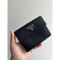 ราคา กระเป๋าสตางค์ prada nylon มือสองของแท้ ! % มาพร้อม กล่อง การ์ด (15550032818)