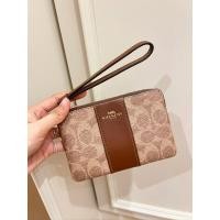ราคา [พร้อมส่งจากไทย] COACH #cw854 คล้องมือ 1 ซิป size S ของแท้ (29511122442)