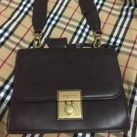 ราคา กระเป๋า CHARLES & KEITH สีน้ำตาล หนังแท้สวยงาม ของแท้ (4834056644)