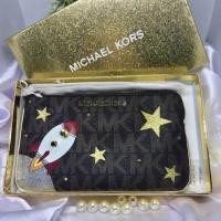 ราคา คล้องมือ Mk Michael Kors Illustrations Wristlet (923065032)