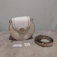 ราคา ส่งต่อ ของแท้ 100% กระเป๋า GUESS (29617174649)