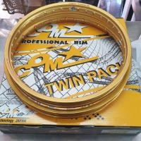 ราคา วงล้อคอมดาว(TWIN) ในกล่องมีล้อ1.40-17 1วง และล้อ 1.40-18 1วง สีทอง DID (5217393756)