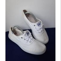 ราคา Keds size 36 มือสอง รองเท้าผ้าใบสีขาวมือสอง สภาพดี (7315476234)