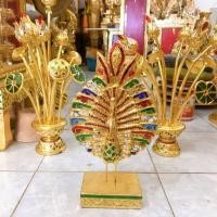 ราคา นกยูงไม้แกะสลัก สีทอง ติดกระจกหลากสี ขนาด 8" นกยูงทำพุ่มกฐิน พุ่มผ้าป่า นกยูงทอง นกยูงไม้แกะสลัก นกยูงกฐิน นกยูงมงคล (11653405606)