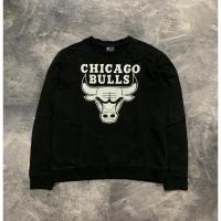 ราคา เสื้อสเวตเตอร์คอกลม Chicago Bulls x NBA (25195682399)