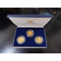 ราคา ชุด 3 เหรียญ ที่ระลึกกาญจนาภิเษก เนื้อโสทองแดงทำสี สามกษัตริย์ รัชกาลที่9 ปี2539 พร้อมกล่องหนังธนารักษ์ (45754756580)