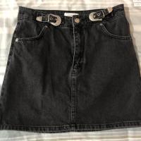 ราคา กระโปรงยีนส์สีดำ พร้อมกับเข็มขัดในตัว Topshop สภาพ 100% ไม่เคยใส่ ส่งฟรี (5908349079)
