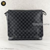 ราคา Louis Vuitton District MM NM Shoulder Bag Damier Graphite N41029 มือสอง ก่อนสั่งซื้อทักแชทก่อนนะคะ (27277827089)