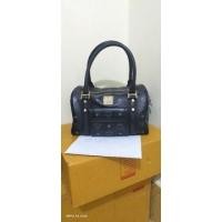 ราคา หมอน mcm 10 นิ้ว ของแท้ 100% (11124988375)