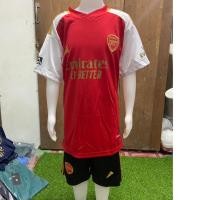 ราคา เสื้อบอล ทีม ARSENAL รุ่นใหม่ล่าสุด(2024)(เสื้อ+กางเกง)เนื้อผ้าดีใส่สบายของมีพร้อมส่งของส่งทุกวัน (24867254301)