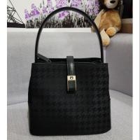 ราคา กระเป๋าถือ MILA SCHON แท้ (1819916218)