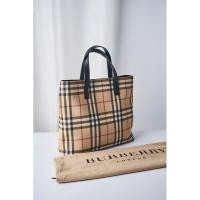 ราคา Burberry tote vintage ขนาดกำลังน่ารัก ใส่ไอแพดได้ แท้ % ค่า (23847393524)