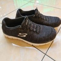 ราคา Skechers Relaxed Fit สีดํา (27602228518)