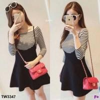 ราคา เซต 2ชิ้นเสื้อยืดแขนยาวลายริ้วพร้อมเอี๊ยมกระโปรง (729781118)