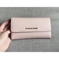 ราคา กระเป๋าสตางค์ใบยาว Michael Kors สีชมพูน่ารัก ลด80% (18061750433)