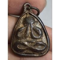 ราคา พระปิดตาหล่อโบราณหลังฝังตะกรุดเก่ามาก (26476241414)