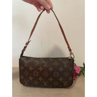 ราคา LV งานลุ้น ทรงพอชหนังเเท้สายหนัง ขนาด 9 นิ้ว ด้านในสะอาด ทรงน่ารัก สะพายขึ้นไหล่ (44906087081)