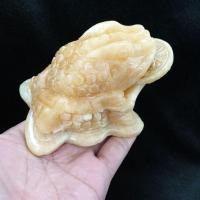 ราคา กบสามขาคาบเหรียญ กบคาบเหรียญ กิมเซียมซู กิมเซียมซู้ กบ3ขาหินหยกสีน้ำผึ้ง แกะสลักจากหินแคลไซต์(Calcite)หินแกะสลัก (7277796510)