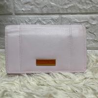 ราคา กระเป๋าสตางค์ Antonella pesci หนังนุ่ม สีชมพูอ่อน ใบสั้น กว้าง 6 สูง 3.5 นิ้ว หนา 1 นิ้ว ราคา 350 บาท (19987904141)