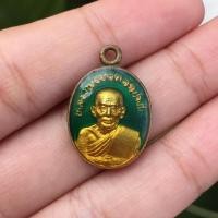 ราคา เหรียญเม็ดแตงหลวงปู่ทวด วัดช้างให้ ปี 2522 ลงยาสีเขียว บล็อก5ชาย หน้าหลังนิยม ไม่ผ่านใช้ (23559203377)