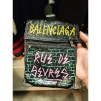 ราคา Balenciaga Pouch Bag (9364495922)