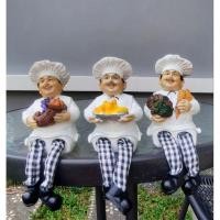 ราคา ตุ๊กตาเชฟพ่อครัวเรซิ่นห้อยขา ของตกแต่งบ้านและครัว ตุ๊กตาน่ารัก (22211587220)