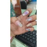 ราคา เล็บปลอมสีเจลแคทอายสลับไล่ปลายแต่งอะไหล่เพชรหัวใจและดอกกล้วยไม้ (41150225222)