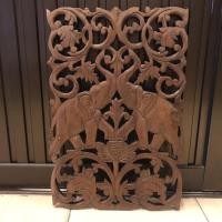 ราคา แผ่นไม้แกะสลักลายช้าง ช้างคู่ ติดผนัง แผ่นไม้แขวนผนัง ของตกแต่งผนัง ไม้แกะสลักรูปช้าง 2 ตัว งานฝีมือ ขนาด 30x45ซม. (13480025210)