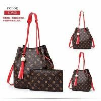 ราคา กระเป๋าแฟชั่นสะพายข้างลายหลุยส์ เซต 2 ใบมีสายขาวกับแดง (1755820935)