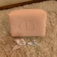 ราคา (ส่งฟรี)กระเป๋าเครื่องสำอางDior (4932233310)